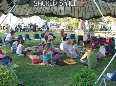 http://www.planetartnetwork.info/images/pan_reports_images/overtone-moon/wef42/eden-class.jpg